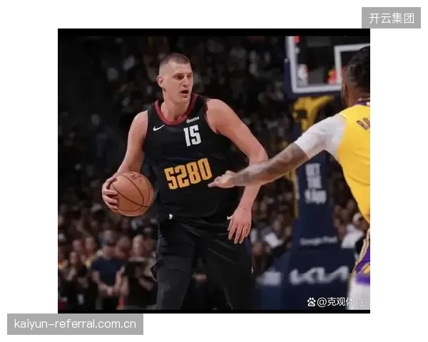 丹佛掘金队凭借约基奇的卓越策应能力成为联盟传导球最好的球队，其传切体系依旧无解。